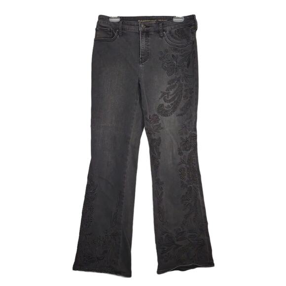 CHICO'S So Slimming Girlfriend Flare Leg Black Embroidered Jeans Sz 6R 30x31 - Picture 1 of 10